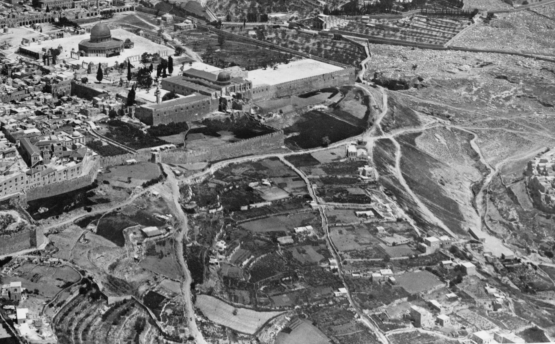 Vue aérienne du mont du Temple et de la cité de David